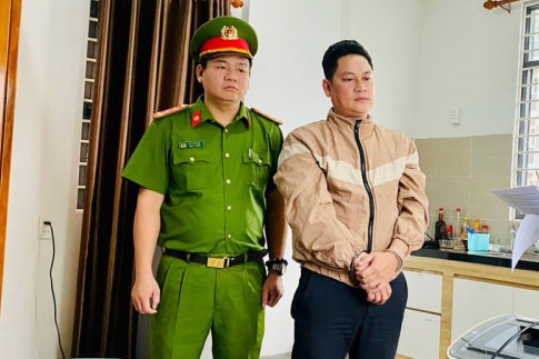 Bat Chu tich HDQT, Tong giam doc Cong ty CP Tai chinh Vietnam Capital hinh anh