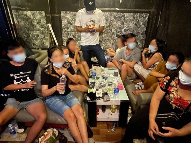 Dot kich song bac quy tu nhieu 'quy ba' o pho tay Bui Vien hinh anh