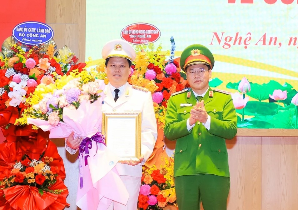 Nghe An co tan Giam doc Cong an tinh hinh anh