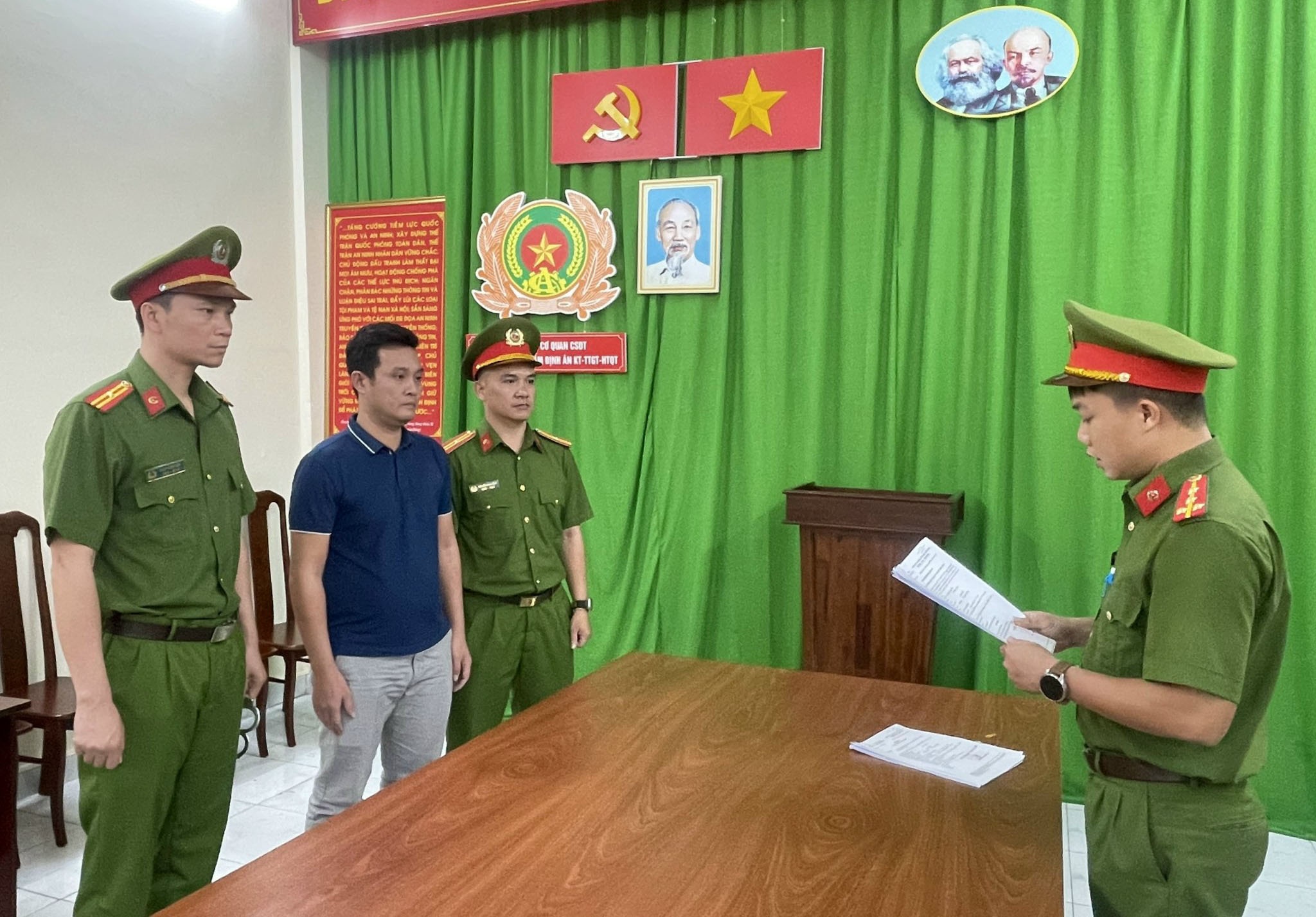 Vietship,  Tau thuy Song Hong anh 2