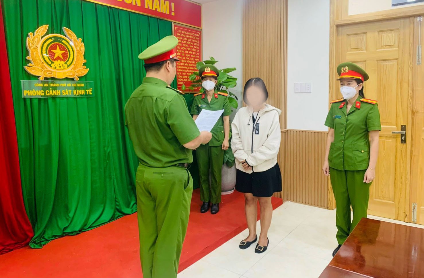 Khoi to nguyen giam doc phong giao dich Vietbank o TP Thu Duc hinh anh