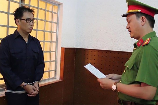 Dai gia Dinh Truong Chinh lien tiep bi khoi to trong 2 vu an la ai? hinh anh