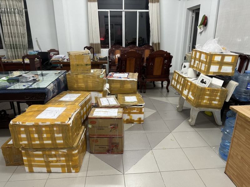 Phat hien lo hang linh kien iPhone nhap lau tri gia tien ty hinh anh