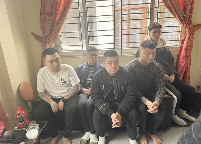 Nhom Thanh 'bet' cho vay lai nang, dung mam tom de doa con no hinh anh