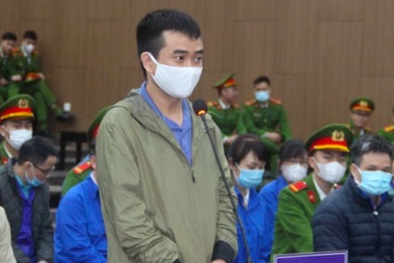 Ly do tong giam doc Viet A hoi lo cuu Bo truong Y te 2,25 trieu USD hinh anh