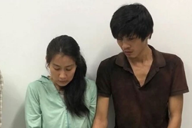 Lat tay chieu giau hang cam trong hop banh, thu giu gan 1 kg ma tuy hinh anh