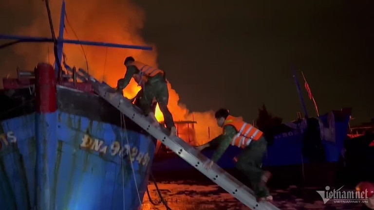 Tau ca boc chay anh 1