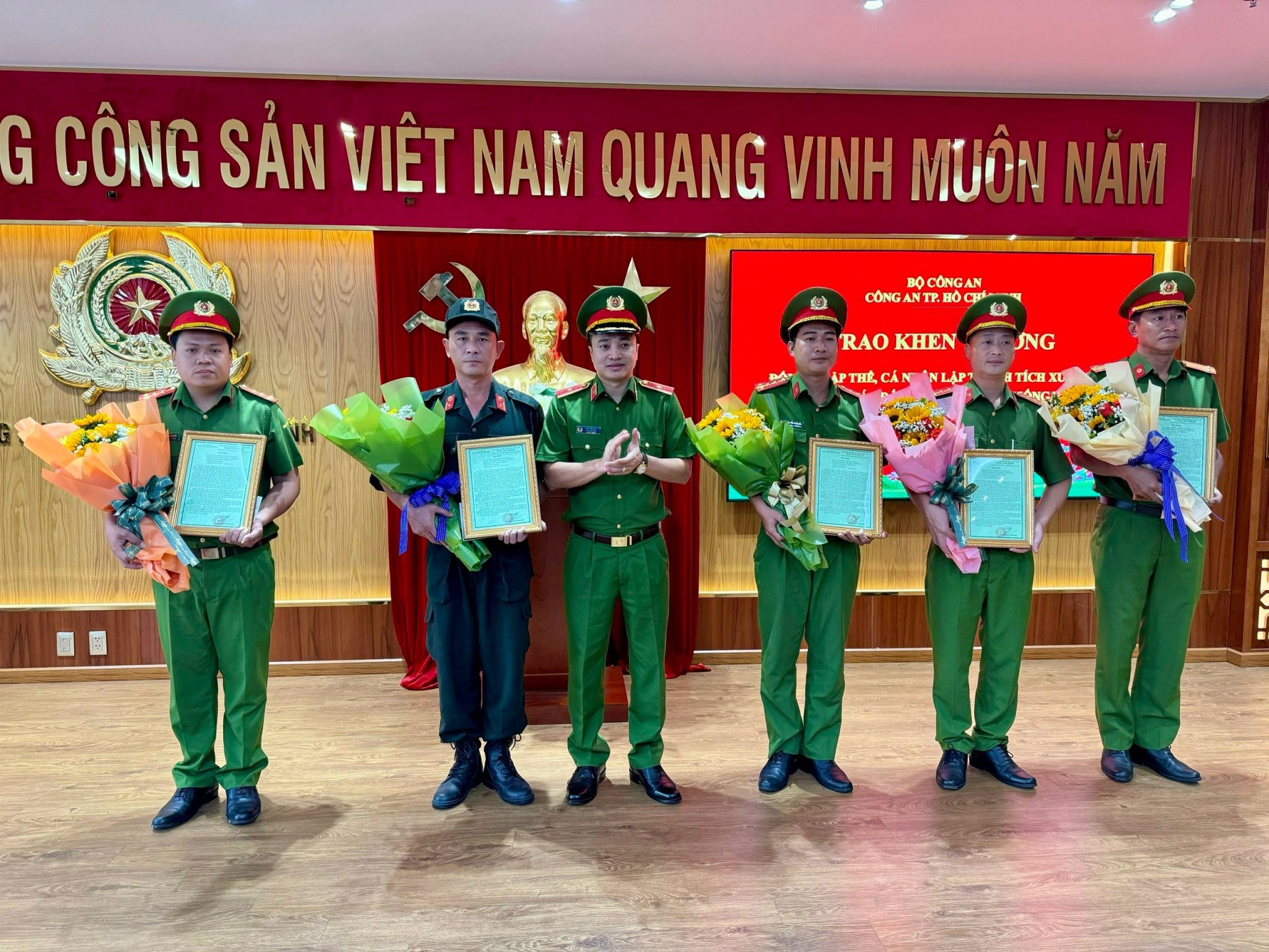 Thuong nong cac luc luong tham gia vay bat nghi pham giet nguoi hinh anh