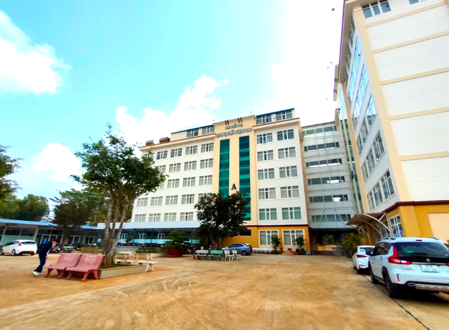 Benh vien hon 200 ty dong 'dap chieu', yeu cau kiem diem nhieu to chuc hinh anh