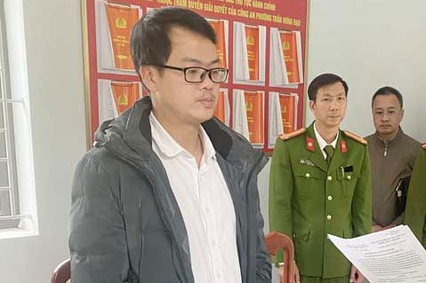 Bat tam giam 2 chuyen vien Ngan hang PVcomBank vi tham o tien ty hinh anh