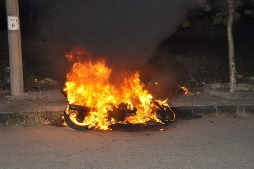 Cong an TP.HCM thong tin vu dung xang tu dot o huyen Nha Be hinh anh