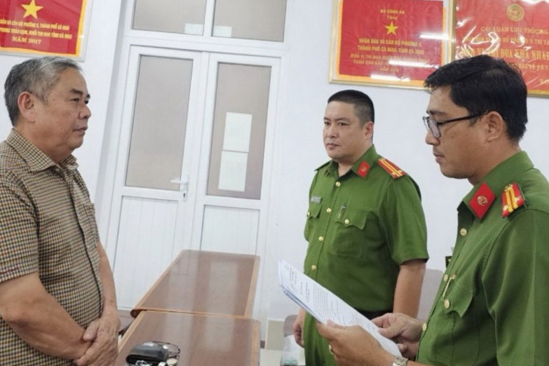Bat tam giam cac cuu lanh dao cap huyen o Bac Lieu hinh anh