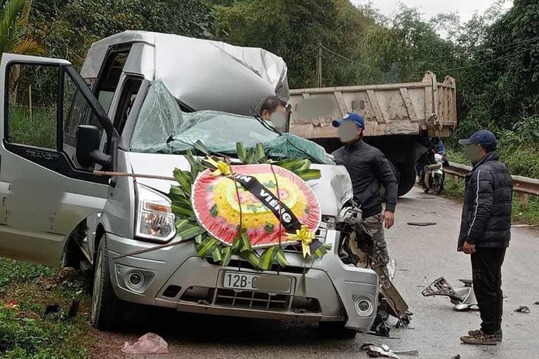 Xe tai tong nhau anh 1