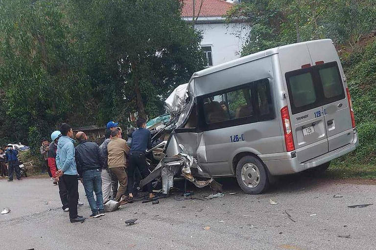 Xe tai tong nhau anh 2