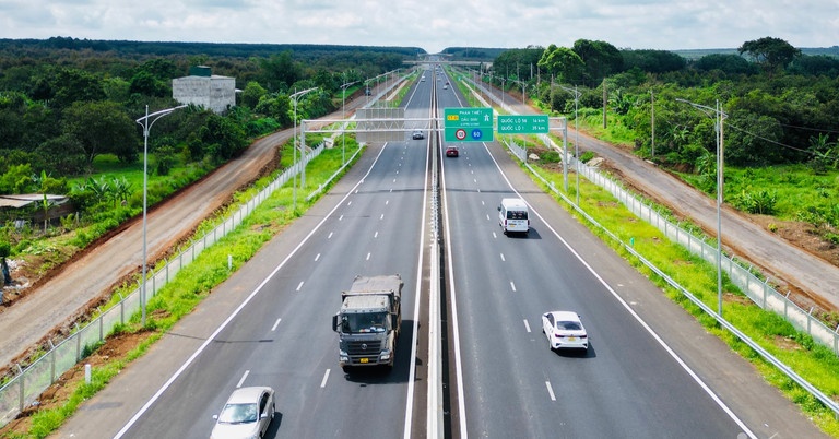 Con 9 km duong gom dan sinh cao toc Phan Thiet - Dau Giay chua xong hinh anh