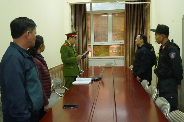 Bat tam giam giam doc Ban quan ly du an dau tu xay dung o Bac Kan hinh anh