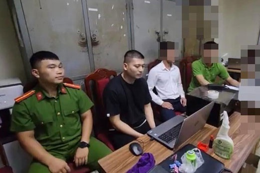 Nhan vien ngan hang,  HD bank anh 1