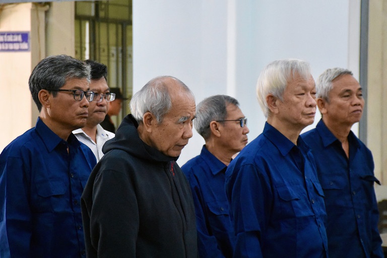 Cuu pho chu tich Khanh Hoa: Ho so qua 17 chu ky moi toi tay bi cao hinh anh