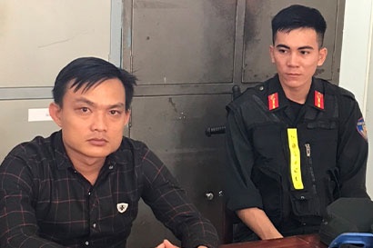 Khoi to tai xe taxi danh nhau vi tranh gianh khach o Phu Quoc hinh anh