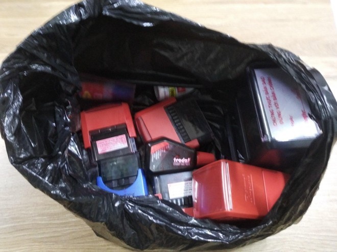 Nhan vien ngan hang,  HD bank anh 2