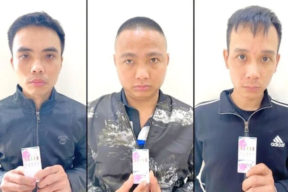 Bat qua tang nhom thanh nien to chuc su dung trai phep chat ma tuy hinh anh