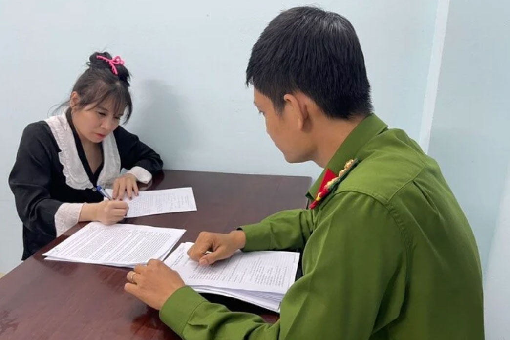 Bat nu quai o Quang Nam to chuc cho vay lai nang hinh anh