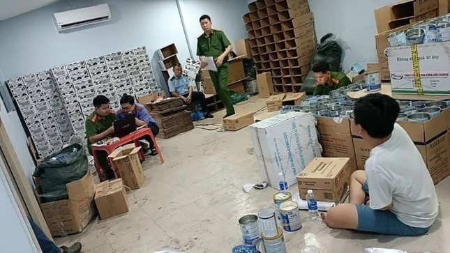 Ensure,  Alpha Lipid,  Glucerna,  Du Du Xanh,  Cong ty Sacofood anh 2