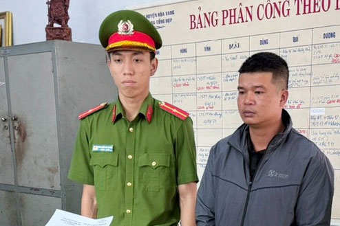 Bat tam giam tai xe dieu khien xe khach lao xuong vuc o cao toc La Son hinh anh
