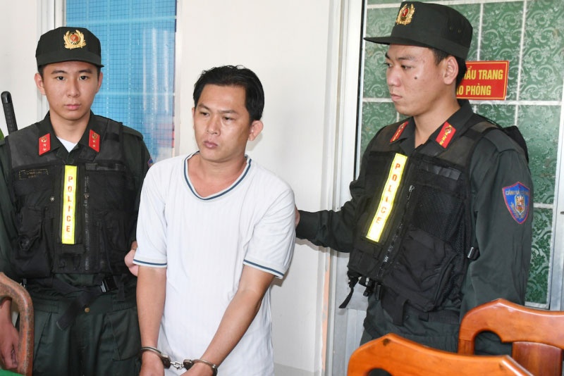 Bat tam giam doi tuong lua dao xin giam an hinh anh