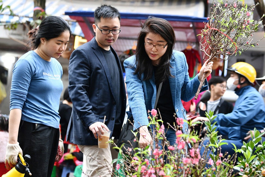 Khong khi lanh yeu, mien Bac mua phun kem nom am hinh anh