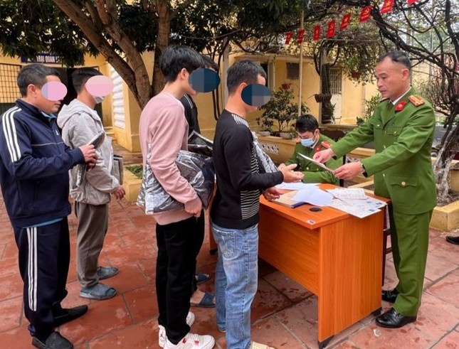 trại tạm giam ảnh 1 trai tam giam anh 1