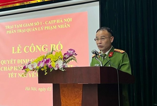 trại tạm giam ảnh 2 trai tam giam anh 2