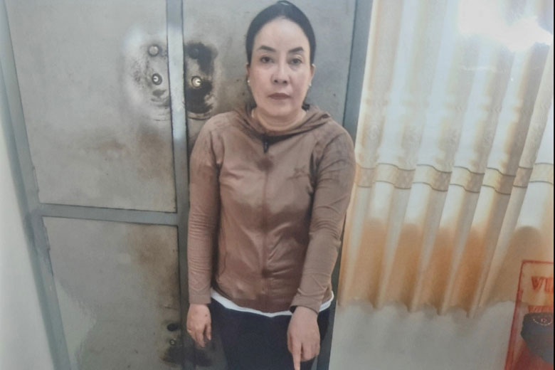 Bat tam giam nguoi phu nu lam gia so do de vay tien hinh anh