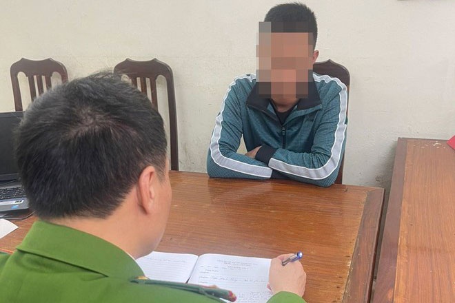 Trieu tap tai xe oto dap nga nguoi di xe may o Ha Noi hinh anh