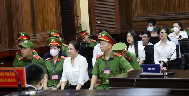 Ba Phuong Hang duoc trieu tap den phien phuc tham du khong khang cao hinh anh