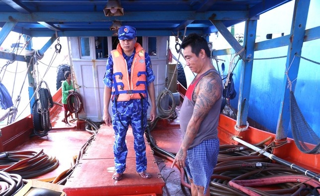 Cảnh sát biển bắt giữ ảnh 1 Canh sat bien bat giu anh 1