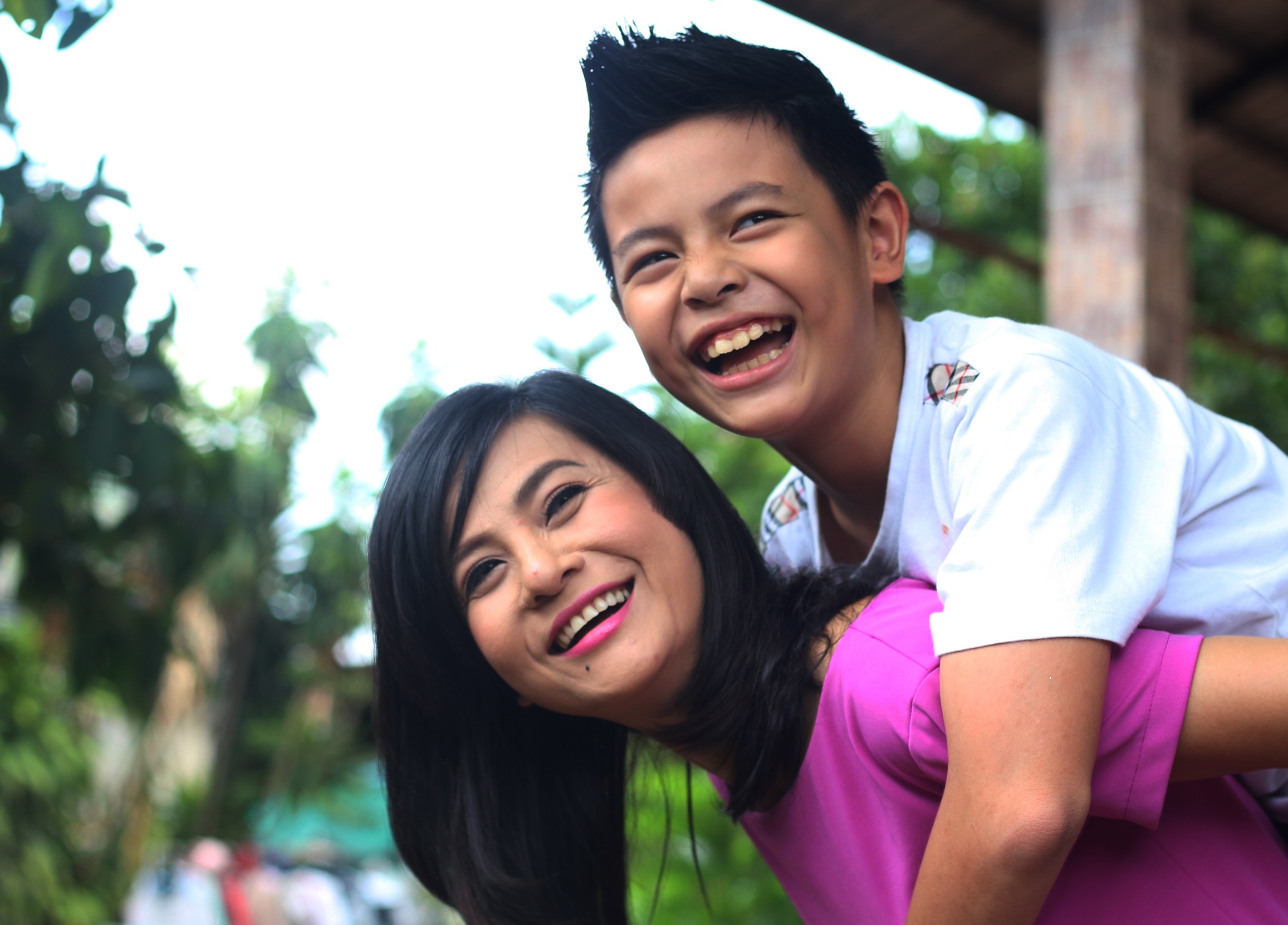 Chang trai 9X va bo anh 'Me la dieu quy gia nhat cua con' hinh anh