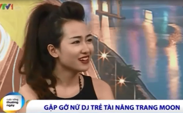 Clip DJ Trang Moon giao luu tren song VTV1 hinh anh