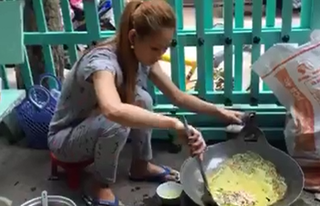 DJ Oxy ve que do banh xeo, thai rau cho vit hinh anh