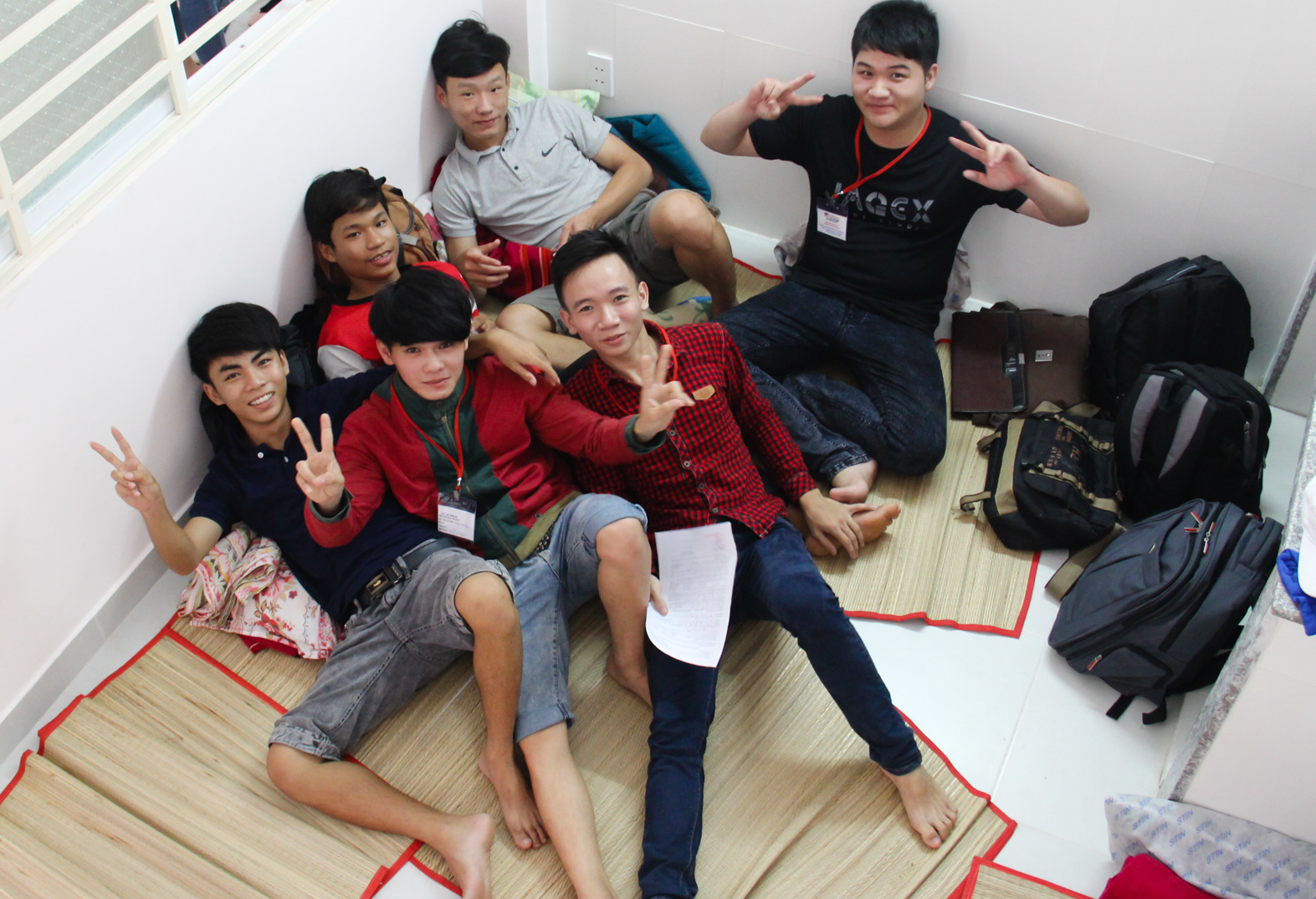 200 thi sinh tro mien phi trong ngoi nha 4 tang hinh anh