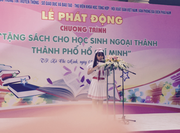 Chuong trinh quyen gop sach cho hoc sinh ngoai thanh TP HCM hinh anh