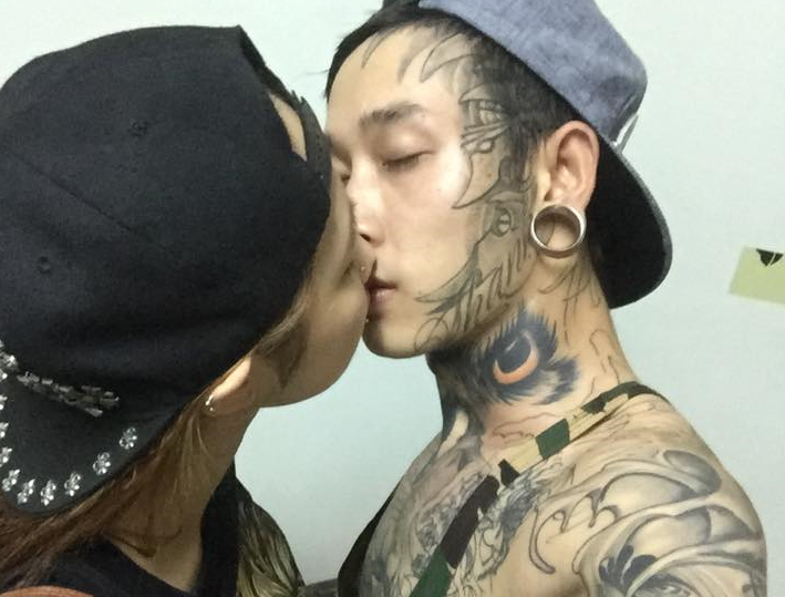 Cac cap doi noi tieng mang chia se anh khoa moi ngot ngao hinh anh
