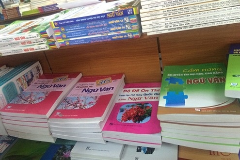 Hon loan thi truong sach giao khoa tham khao hinh anh