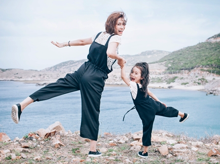 Anh ngap tran tinh yeu thuong cua me don than va con gai hinh anh