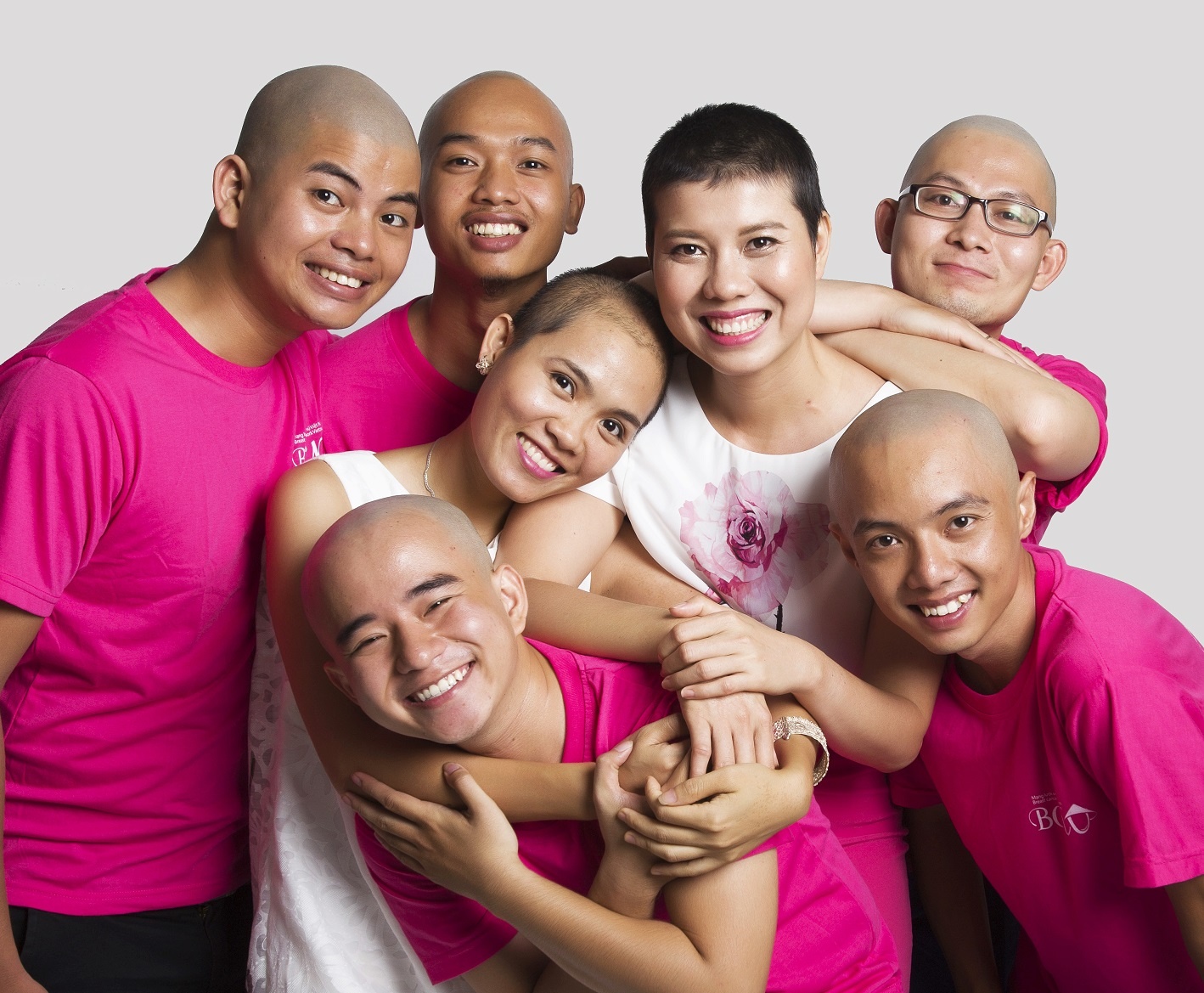 5 chang trai tinh nguyen cao dau ung ho benh nhan ung thu vu hinh anh