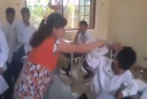 'Chao chui' chon hoc duong hinh anh