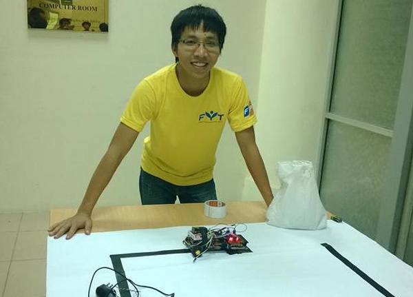 Chang SV Bach khoa duoc trinh bay do an tai hoi thao quoc te hinh anh