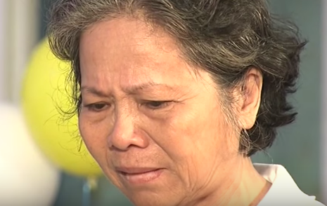 Clip bo me Mung xuc dong khi thay con truong thanh hinh anh