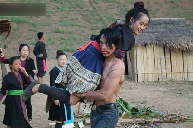 Anh chup tuc bat vo cua nguoi H'Mong duoc dan mang quan tam hinh anh