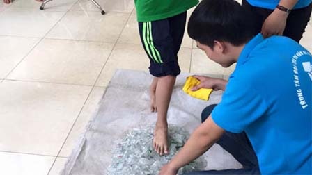 Chung ta dang hieu va lam sai khi day ky nang song cho con hinh anh